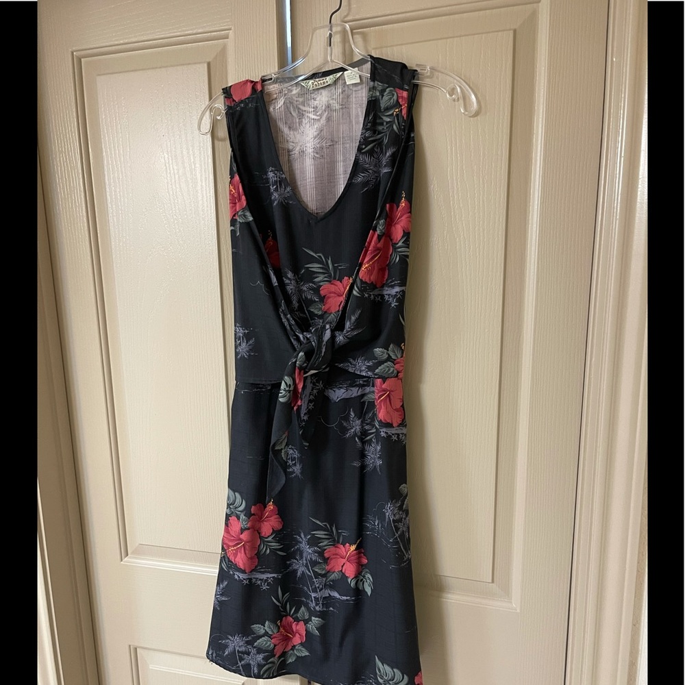 Tommy Bahama Flower Dress 🌺🌺